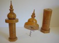/album/galerie-de-photos-objets-publicitaires/colonne-morris-en-bois-tire-bouchons-jpg/